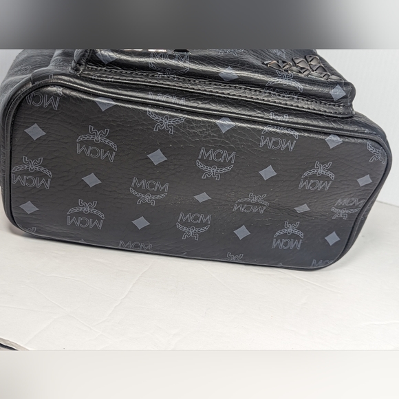 MCM BLACK VISETOS STARK M DIAMOND STUD BACKPACK - Picture 6 of 10